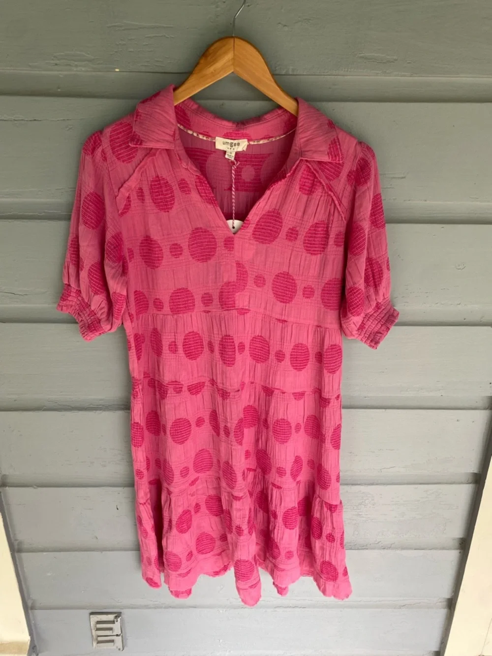 BNWT Rose Umgee Swiss Dot Jacquard tiered mini Dress w/ Smock Puff Sleeves - Picture 3 of 6